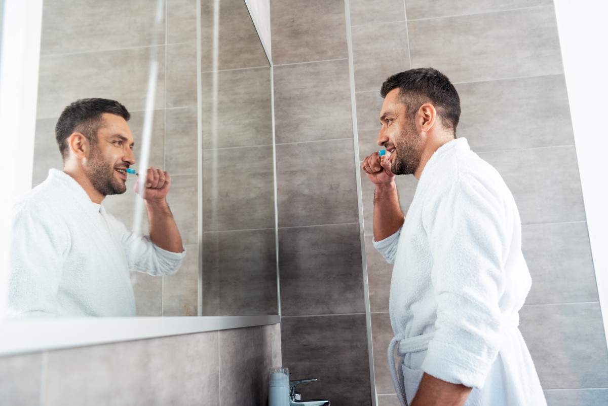 Can I brush my teeth while fasting? 1 Can I brush my teeth while fasting?